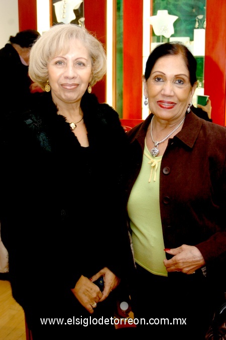 23112008
Yolanda de Pedroza y Carmina de Arteaga.