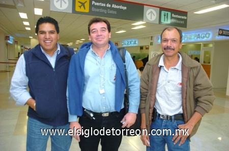 25112008
Omar Leonel Almanza, José Antonio Rodríguez y Roque Sánchez, llegaron de la Ciudad de México.