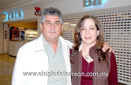 27112008
Marco Enrique Román y María Elena de Román viajaron a la Ciudad de México