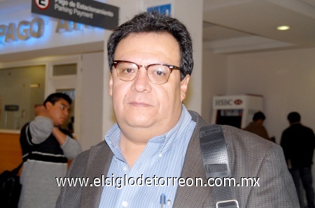 28112008
Rogelio García Rivera realizó un viaje de negocios a la Ciudad de México