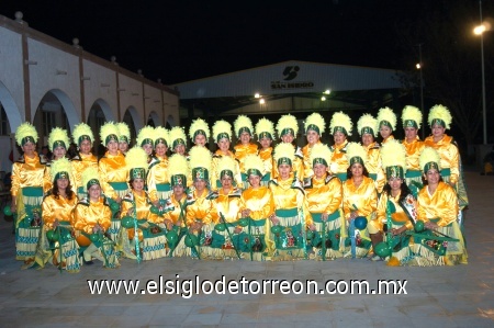 25112008
El grupo de danza del Club San Isidro se presentó la noche del 20 de noviembre.