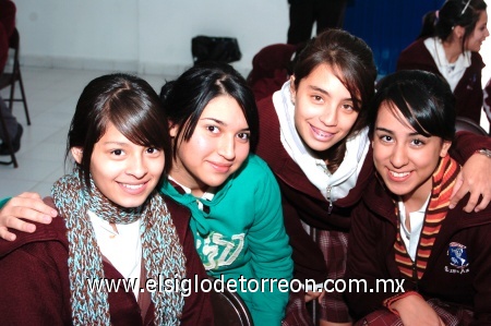 24112008
Kimberly Maya, Verónica Delgado, Rosaura Monsiváis y María José Valadez.