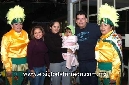 24112008
Lizeth Duarte, Montserrat de Haro, Marisol Duarte, Frida Sofía Ramos, Luis Manuel Rangel y Martha Rangel.