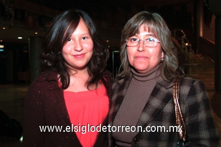 24112008
Lucy Noyola y Lucila de Santiago.