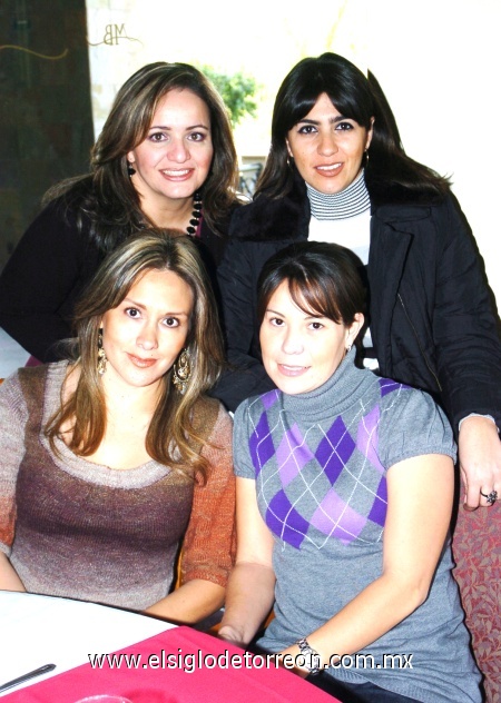 24112008
Pily de Nogueira, Ana de Orozco, Nayma Charara y Alejandra Alcántar.