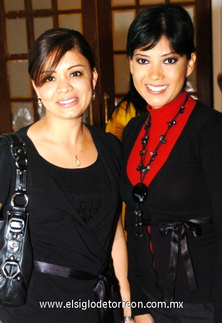 25112008
Gaby Quintana y Zayne Robles.