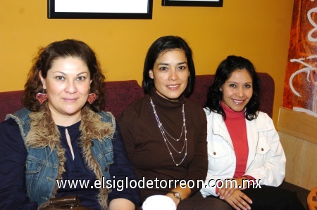 25112008
Ruth Fabián, Brenda Román y Leticia Rabiela.