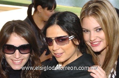 26112008
Karla Martínez Serhan, Margarita Nahle Juan Marcos y Regina Ortiz Díaz de León