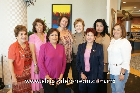 27112008
María Elena de Torres festejó su cumpleaños con un grupo de amigas