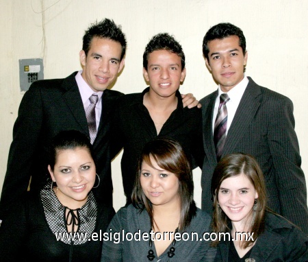 27112008
Carlos Nakamichi, Víctor David Aguilar, Masaki Nakamichi, Nallely López, Alejandra Ramírez y Daniela Albores