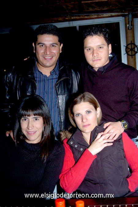 27112008
Lorena Mendoza, Ileana Ramírez, Luis Mendoza y Roberto Ramírez