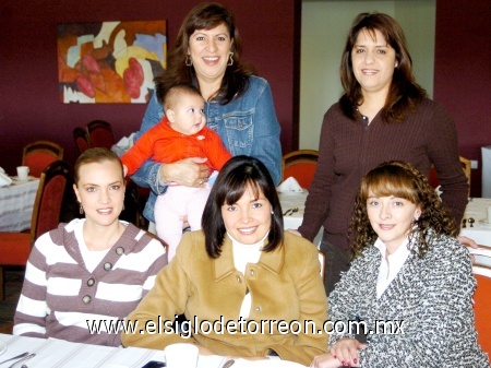 28112008
Bety Nieto, Lizy Mena, Liliana Alvarado, Araceli y Valeria Quezada, y Diana Castro