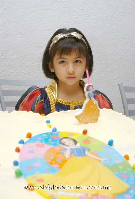 30112008
Pamela Natalia Castellanos Chiong fue festejada al cumplir cinco años.