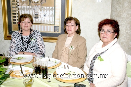 26112008
Rosa María de Pérez, Margarita Pérez y Silvia Pérez.