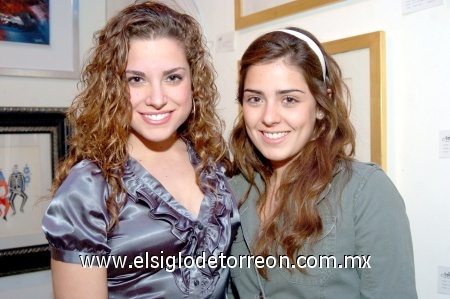 30112008
Ana Fernanda Bremer e Isabel Sesma apreciaron la muestra de Camena González.