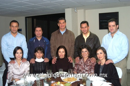 02122008
José Luis y Alejandra García, Gerardo y Lucía Barraza, Rogelio y Rosario Gómez, Ramón y Alejandra Mora, Ramón y Silvia Camposeco.