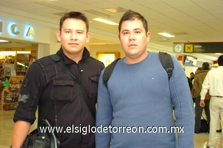 02122008
Felipe Vaquero y Héctor Ibarra viajaron rumbo a la Ciudad de México.
