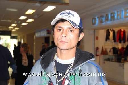 03122008
Roberto Collao viajó a Santiago de Chile.