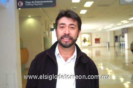 04122008
Noel Carreón viajó al Distrito Federal.