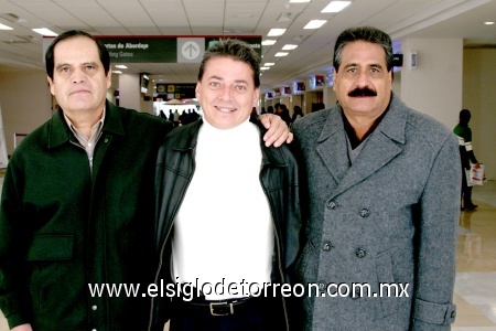 05122008
Alejandro Vázquez Pantoja arribó de Guadalajara, Jalisco, lo recibieron Javier Reyes Barbosa y José Jesús Alvarado Barrón.