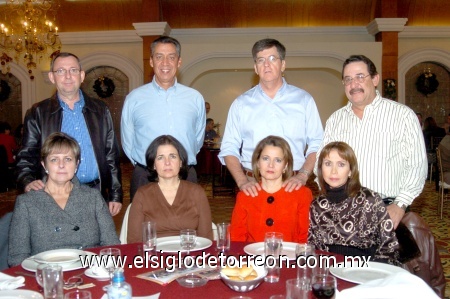 07122008
José y Elena Villarreal, Alfonso y Maty Campa, César y Maru Madero, Jorge y Lourdes Cepeda.
