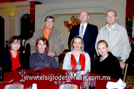 07122008
Susana de Murra, Eduardo y Eugenia Diez, Beto y Balul García, Calo y Pinita Villarreal.