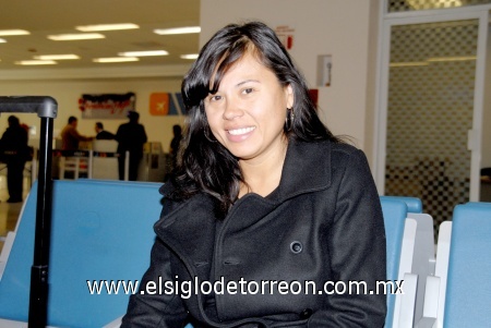 10122008
Daisy Bilida regresó a Los Ángeles, California, donde radica