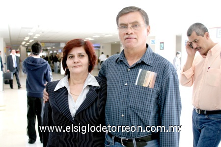 11122008
María Elena Tello y Rogelio Guerrero se fueron de vacaciones al Distrito Federal