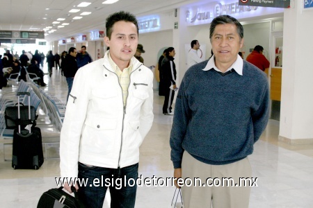 13122008
Ezequiel Ortiz y Orlando Hernández llegaron de la Ciudad de México en plan de trabajo