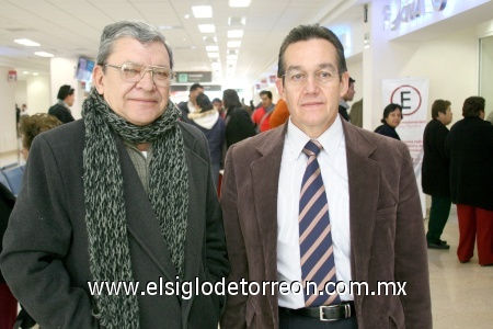 13122008
Jorge Peart Mijangos llegó de la Ciudad de México para tratar asuntos de negocios y fue recibido por el Sr. Sánchez de la O