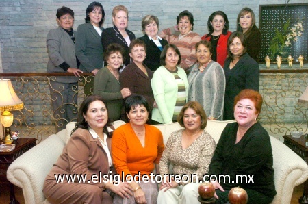 07122008
Georgina, Laura, Sara, Coty, Carmelita, Rosy, Luz, Mayela, Chayito, Magda, Celina, Araceli, Paty, Martha, Lety y Lorena.