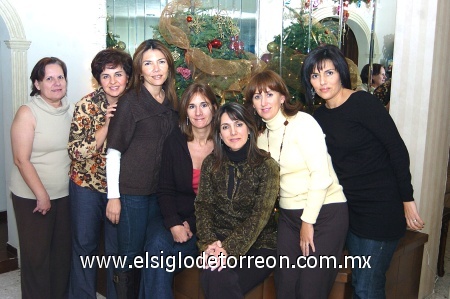 08122008
Ely Arce de Handal festejó su cumpleaños junto a Teraly y Lourdes Dorantes, Dora Rivera, Lulú Alanís, Carmen Ruiz y Angélica Issa.