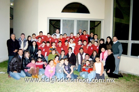 09122008
Linda celebración navideña tuvieron alumnos del colegio Inglés.