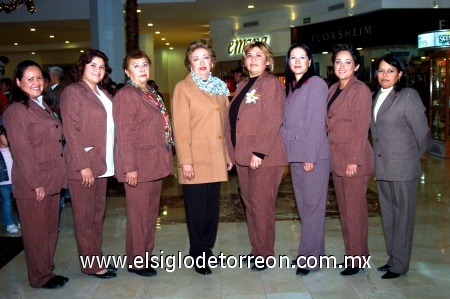 09122008
Luz Sánchez, Aritl Rodríguez, Tere Robledos, Rosa María Dávila, Guadalupe Marín, Elsa González, Adriana García y Sonia Castellanos.