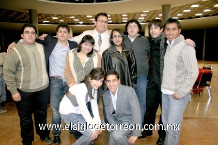 10122008
Alejandro Ortega, Ricardo Ríos, Ricardo Adame, Sergio Ríos, Montse Romero, Valeria Sánchez, Andrés Soto, Alejandra Flores, David Vallejo y Fausto Gil