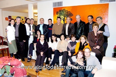 10122008
Ernesto y Lety Sánchez Viesca, Alberto y Rocío Flores, Rodolfo y Angélica Castro, Fernando y Coco Rentería, Jorge y Caro Landeros, Ernesto y Roxana Ramírez, Héctor y Paty González, José y Alejandra