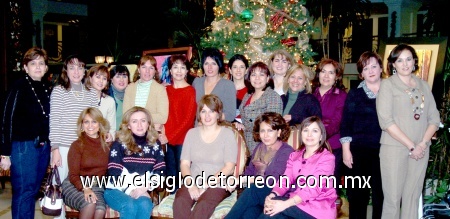 10122008
Ex alumnas del colegio La Paz en su reunión navideña