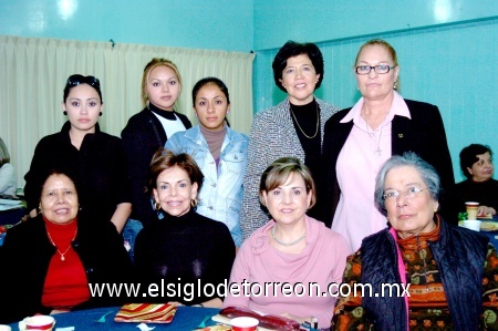 10122008
Laura Mata, Gladys Ramos, San Juana Lara, Rosa Segura, María Teresa Cantú, Rocío de Juan Marcos, María del Socorro Muñoz, Elena Siller y Lupita Prieto