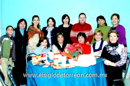 10122008
Rosy de Lara, Palmira de Martín, Claudia de Rebollo, Eréndira Hernández, Lety Von Bertrab, Lynda Cacho, Martha de Bustos, Mayela del Río, Gloria de García, Estelita Reed y Adriana Villarreal