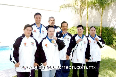 11122008
Jorge Gerardo Iturriria, José Eguía, Raúl Eduardo Blázquez, Tony Chavarría, Jaime Pámanes y Jimy Rojas, acompañados de su entrenador Jesús González Subiría