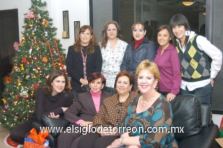 13122008
Claudia Eddy, Claudia Rodríguez, Brenda y Laura Estrello, Nora, Laura y Claudia Hernández, Lorena y Martha Chávez