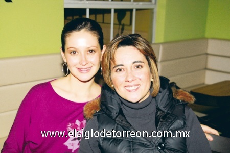 Sofía Cuellar y Abril González.