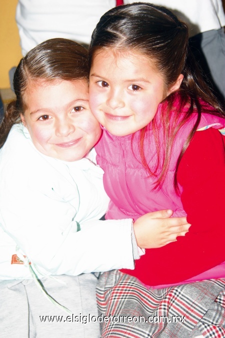 Ana Carmen Soto y Valentina Torres.