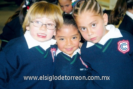 Época de hermandad
Andrés Leite, Emili de los Santos y Constanza Sánchez.