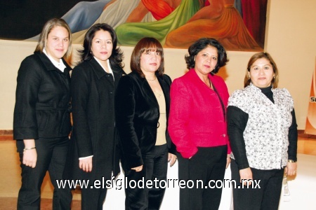 Cynthia Muruato, Ana Lorena Pérez, Lourdes Herrera, Rosa María Briones y Rocío Claro.