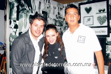 Allan Barajas, Daniela de Casas y César Casas.