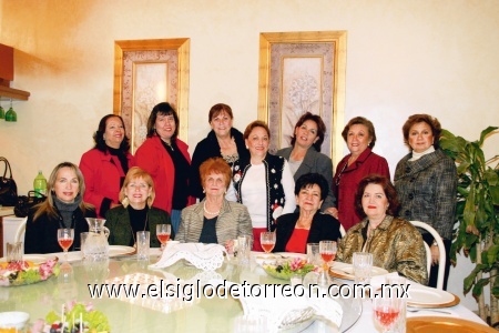 Disfrutan su posada
Jazmín Batarse, Hilda Kawas de Zarzar, Alejandra Zarzar de Nahle, Ángeles de Balcazar, Laura Cárdenas de Sahún, Lety de Abusaid, Carmen de Hermosillo, María Ofelia de Torre, Aurora de Mansur, Cristy Morales, Gaby Barrera, Maga de Peressini, Fátima y Linda Elías y Mague Soto.