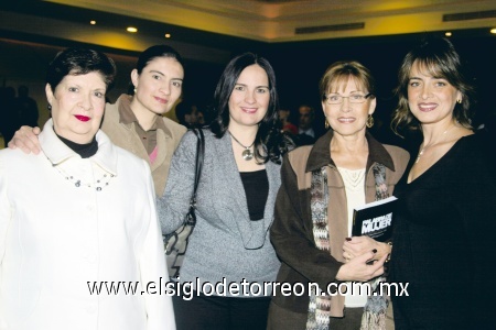Katy de Nava, Verónica Nava, Ana Nava, Amanda Gaitán y Maité de Anaya.