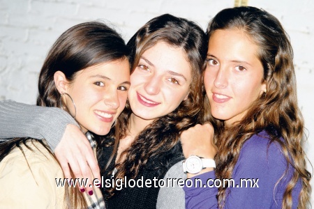 Laura Silva, Raquel Annett y Dany Muller.