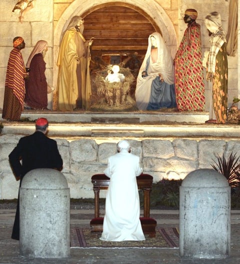 Benedicto XVI describió esta época como 'marcada por la incertidumbre y la preocupación en torno al futuro', pero pidió a los fieles que no tengan miedo.